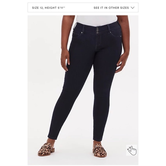 NEW Torrid 24 Short Jegging - Super Stretch Dark Wash - Inseam 27” Inches - Picture 6 of 12